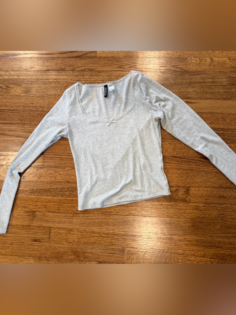 Light Gray Scoop Neck Long-Sleeve Shirt